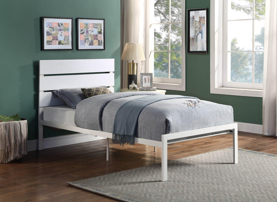 White Metal Frame Twin Size Bed 1pc Casual Style Bedroom Furniture