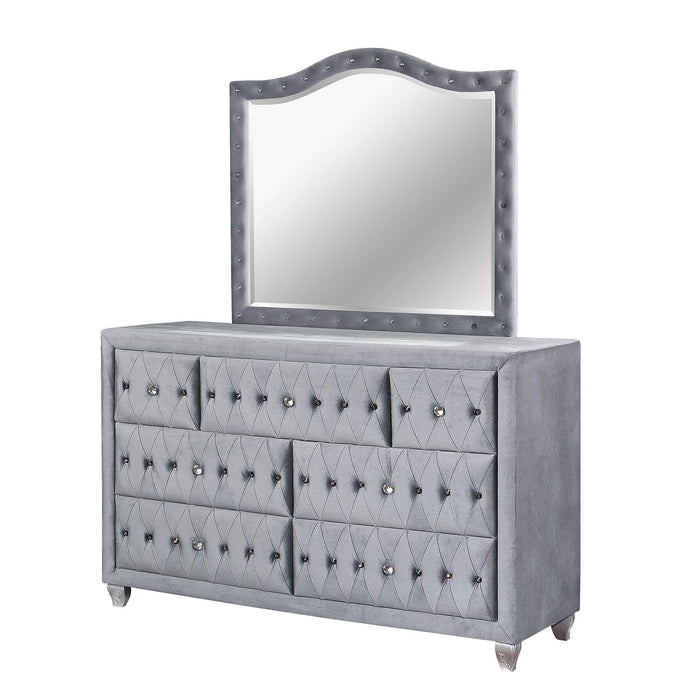 Clerita Transitional 7-Drawer Dresser in Gray